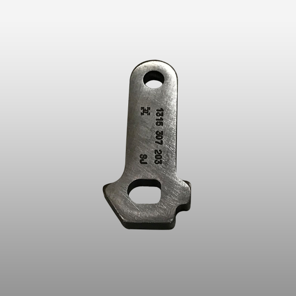 1315307203 - Рычаг фиксатора диапазонов на КПП