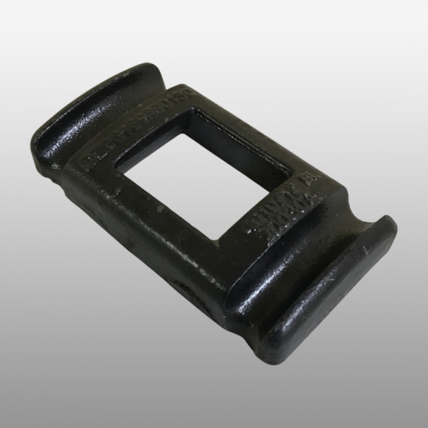 DZ96189690130 - Накладка (башмак под стремянкой) рессоры на Shacman (Shaanxi) Х6000