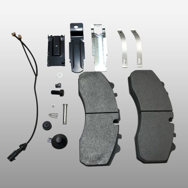 RP3501QA225040XLB1 - Комплект колодок 2 шт. задние (колодки HLP3502B1-1300 с прижимной пластиной и датчиком) на Foton Auman 4189