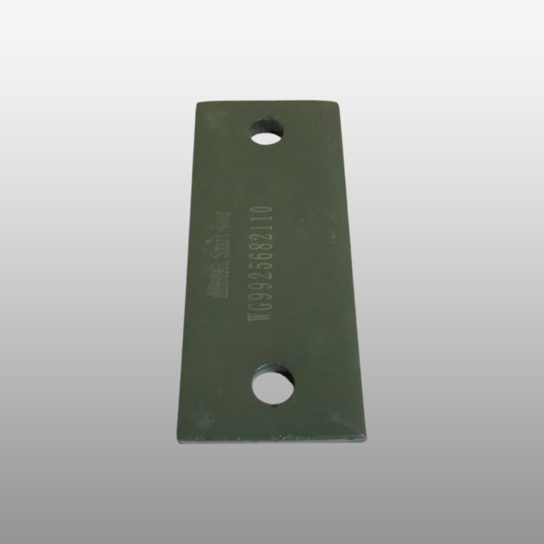 WG9925682110 - Пластина крепления переднего стабилизатора на Sitrak C7H, Howo T5G