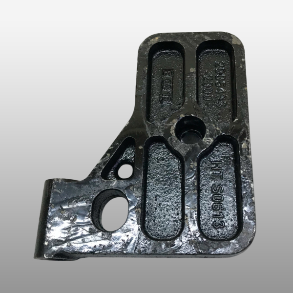 2905425-2000/C - Кронштейн переднего амортизатора левый нижний на Faw J7