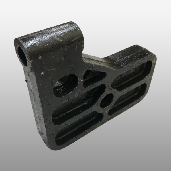 2905425-2000/C - Кронштейн переднего амортизатора левый нижний на Faw J7