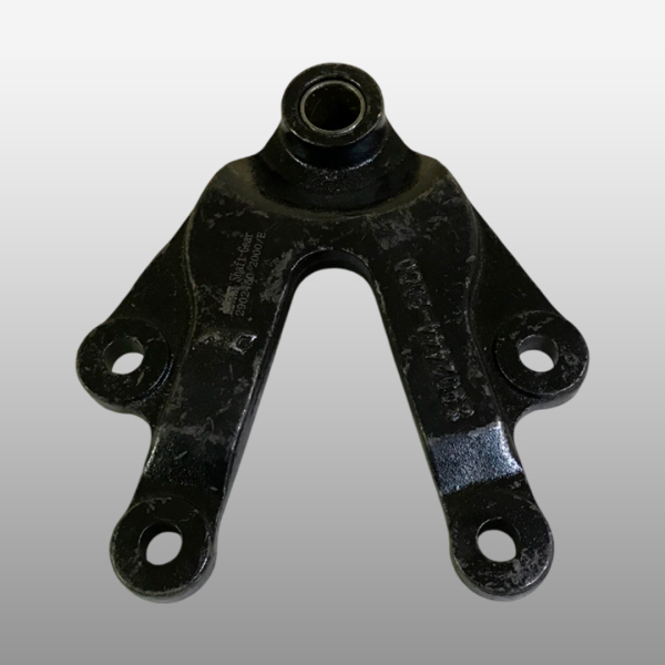 2902450-2000/E - Кронштейн передней рессоры задний на Faw J7